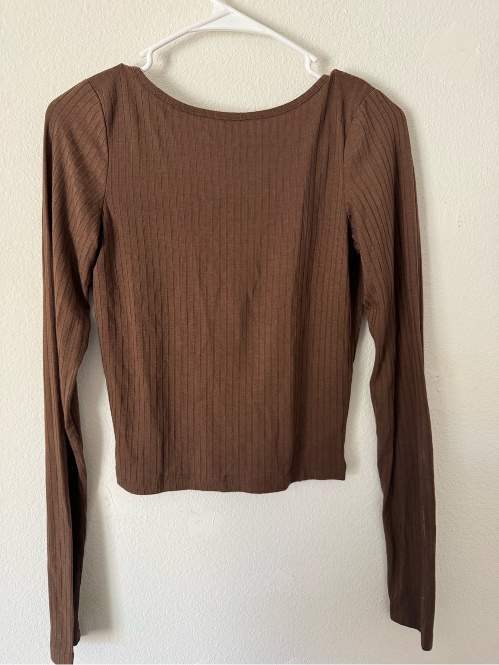 Ribbed Long-Sleeve Scoop Neck Top in Brown